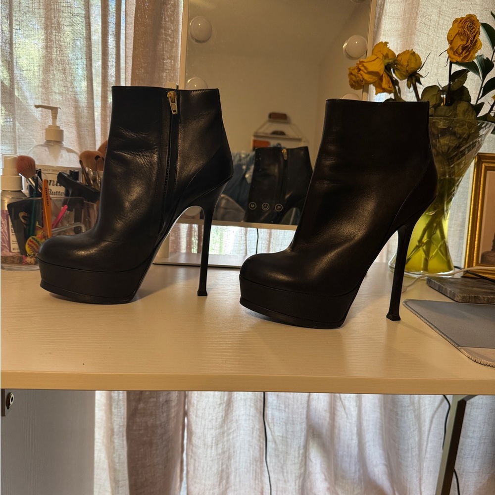 Ysl tribute boots
